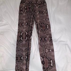 snake print legging